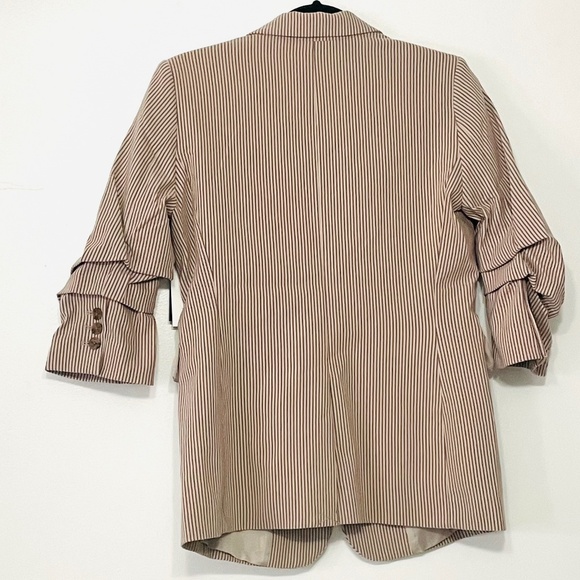 DKNY Ruched 3Q Sleeves One Button Pinstripe Blazer in Khaki Brown - Picture 12 of 13
